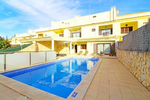 Moradia bem localizada