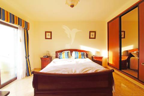 Moradia bem localizada