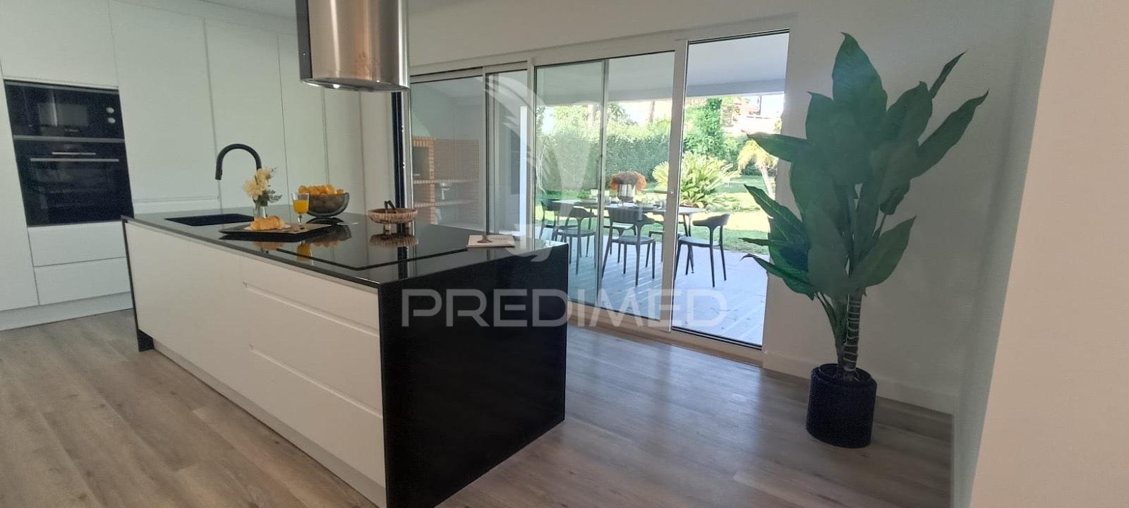 Moradia térrea v4 de luxo – herdade da aroeira