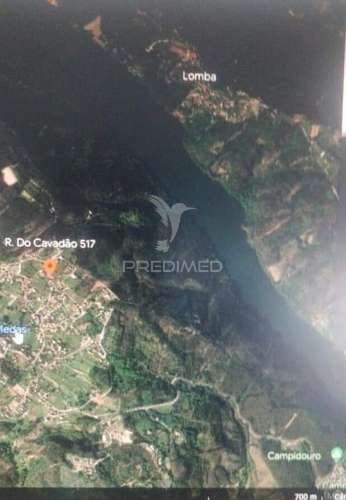 Terreno de 584 m 2 com ruina de 80 m2