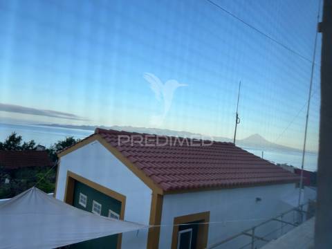 Refúgio natural com potencial de investimento – fajã dos vimes, ilha de são jorge