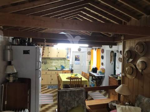 Refúgio natural com potencial de investimento – fajã dos vimes, ilha de são jorge