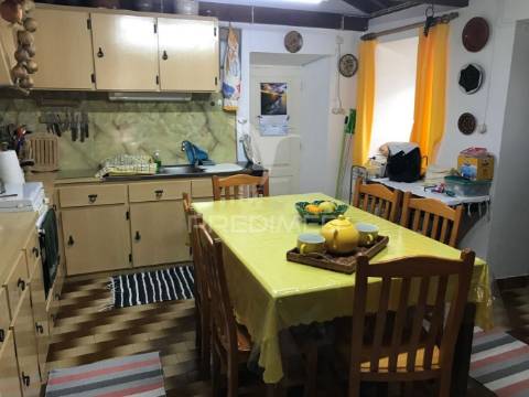 Refúgio natural com potencial de investimento – fajã dos vimes, ilha de são jorge