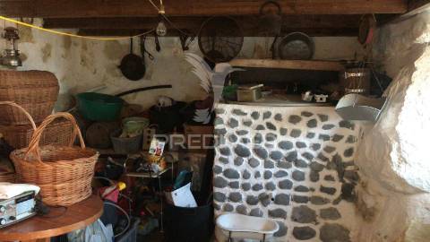 Refúgio natural com potencial de investimento – fajã dos vimes, ilha de são jorge