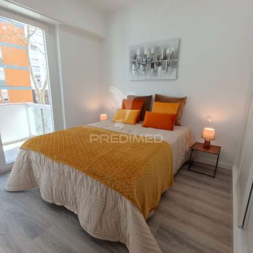 Apartamento t3 totalmente remodelado – estrada de benfica