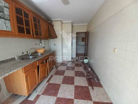 Apartamento t3 com vista rio – barreiro