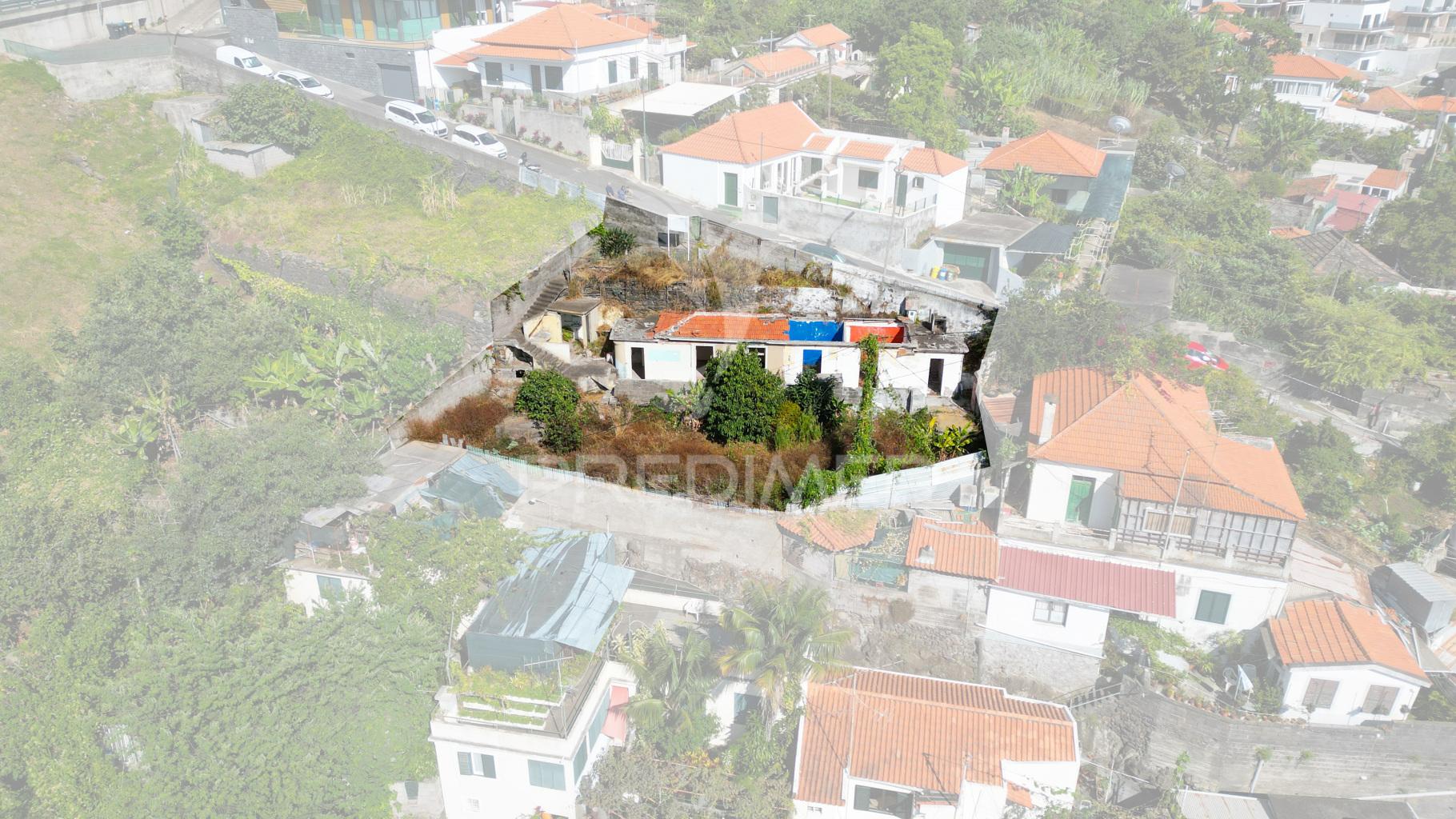 Moradia t2 em ruína, no funchal - ilha da madeira