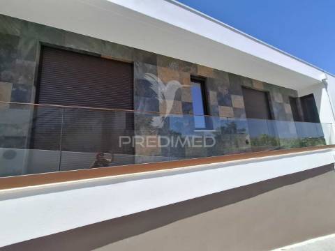 Moradia unifamiliar t4