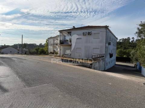 Apartamento t3 renovado com garagem – amiais de cima, santarém