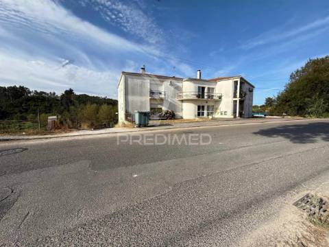 Apartamento t3 renovado com garagem – amiais de cima, santarém