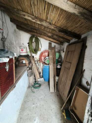Casa tipicamente alentejana (para restaurar) com 2 quartos