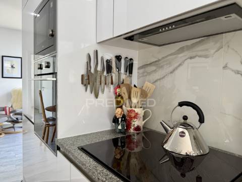 Moradia v3 totalmente reconstruida e piscina