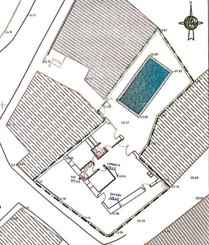 Moradia v3 totalmente reconstruida e piscina