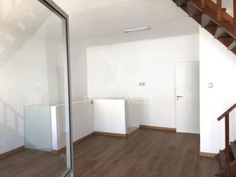 Escritório para arrendamento / loures
