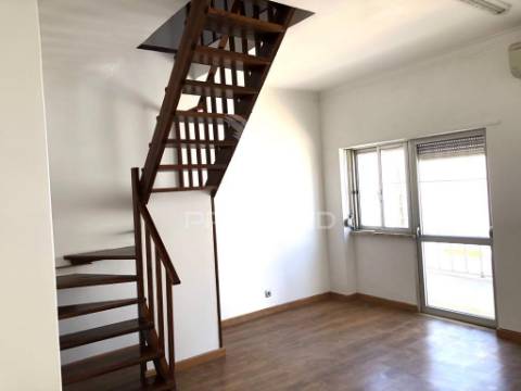 Escritório para arrendamento / loures