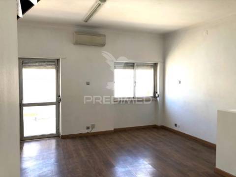 Escritório para arrendamento / loures