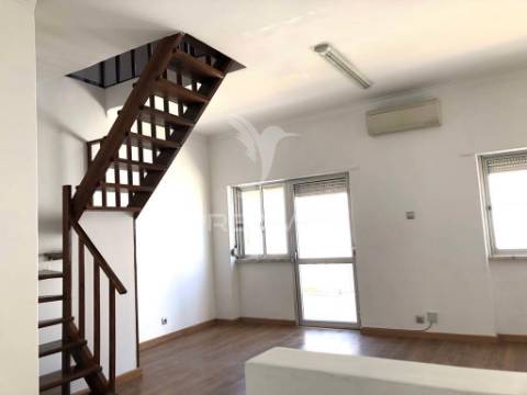 Escritório para arrendamento / loures