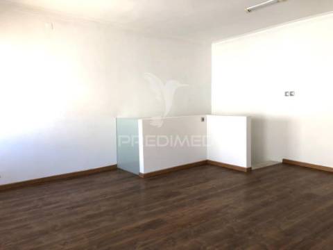 Escritório para arrendamento / loures