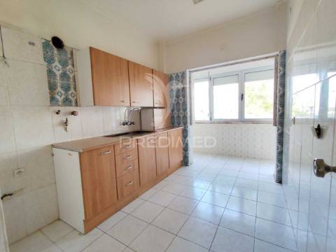 Apartamento t2 em oeiras / remodelado