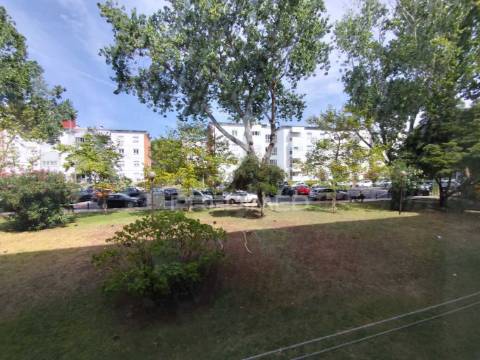 Apartamento t2 em oeiras / remodelado