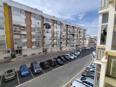 Apartamento t2 em oeiras / remodelado