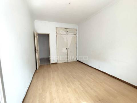 Apartamento t2 em oeiras / remodelado