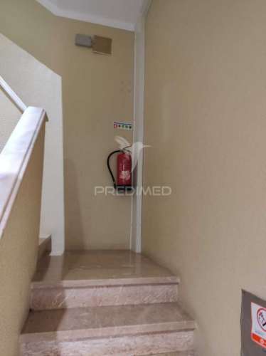 Apartamento t2 em oeiras / remodelado