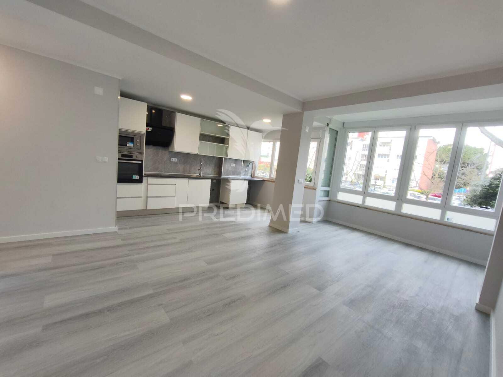 Apartamento t2 em oeiras / remodelado