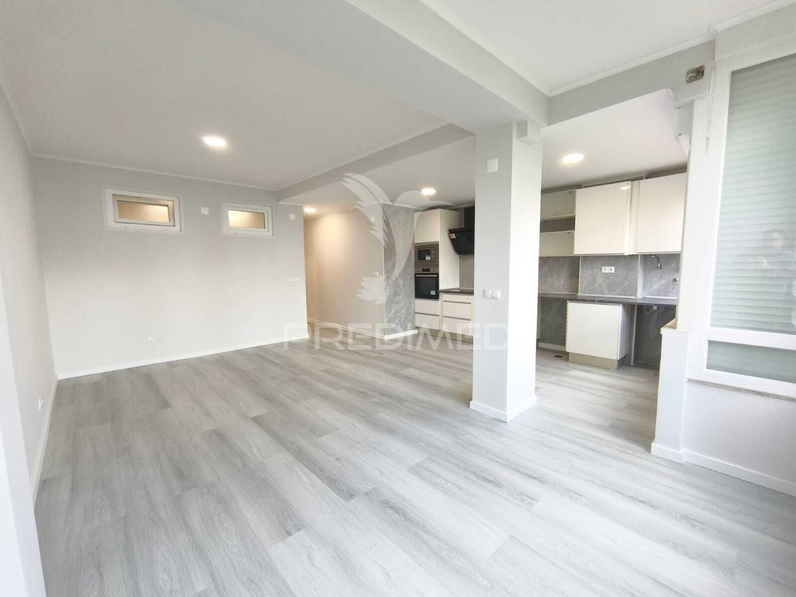 Apartamento t2 em oeiras / remodelado