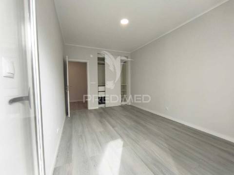 Apartamento t2 em oeiras / remodelado