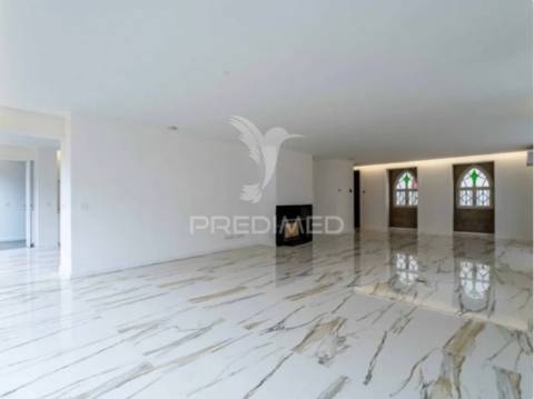 Vende-se moradia t3 nova 4 frentes leça palmeira