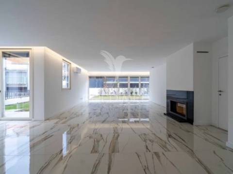 Vende-se moradia t3 nova 4 frentes leça palmeira