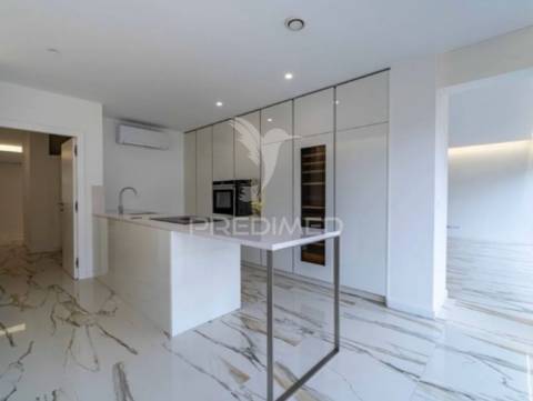 Vende-se moradia t3 nova 4 frentes leça palmeira