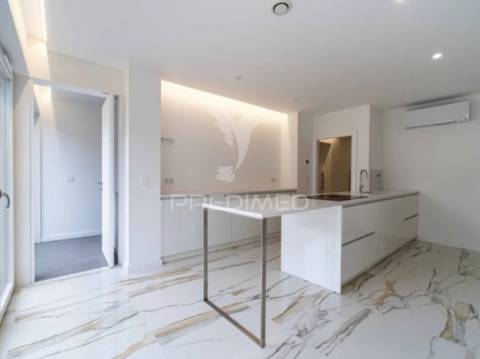 Vende-se moradia t3 nova 4 frentes leça palmeira