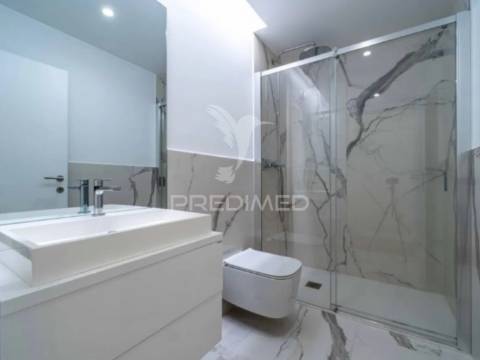 Vende-se moradia t3 nova 4 frentes leça palmeira