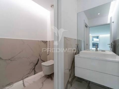 Vende-se moradia t3 nova 4 frentes leça palmeira