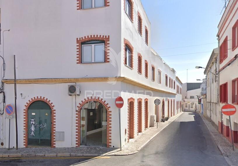 Loja em centro comercial - grândola