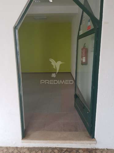 Loja em centro comercial - grândola