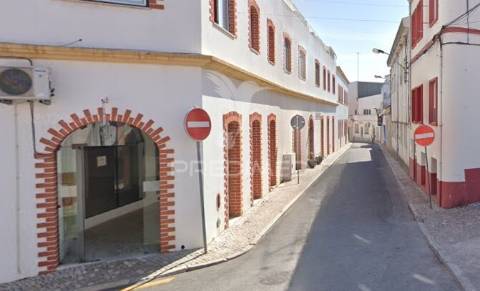 Loja em centro comercial - grândola