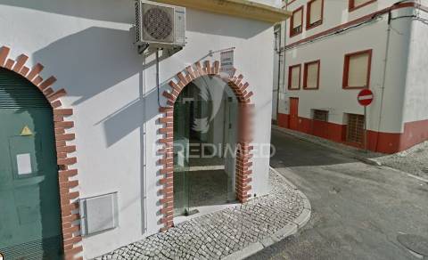 Loja em centro comercial - grândola