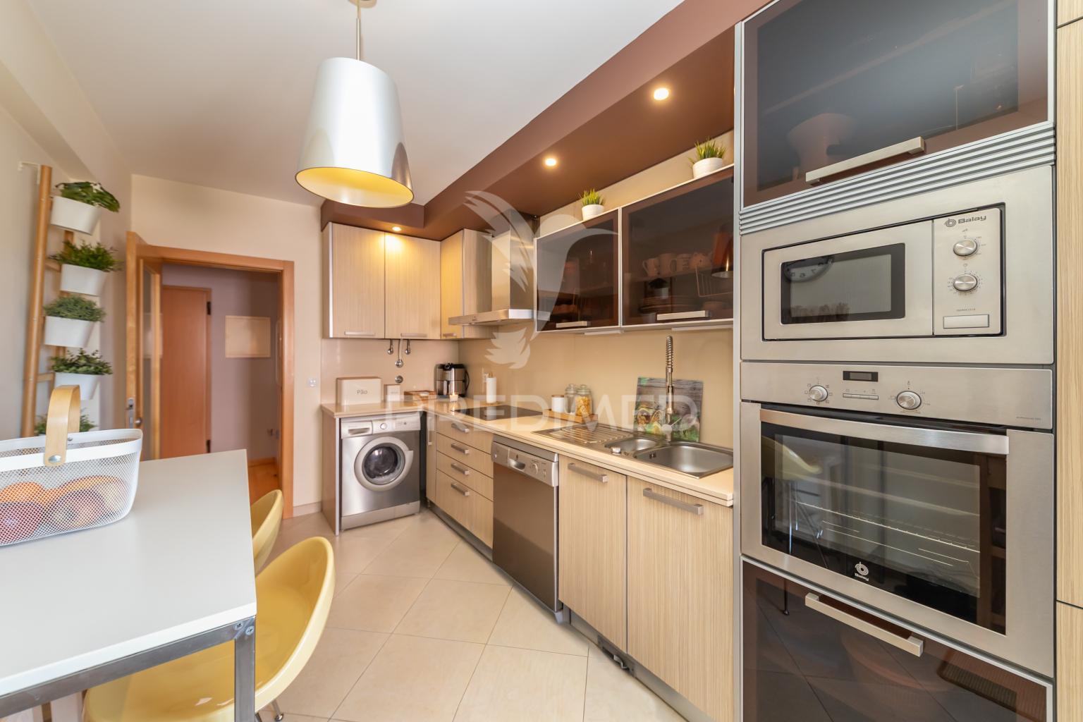 Apartamento t2 semi-novo . fidalguinhos- barreiro