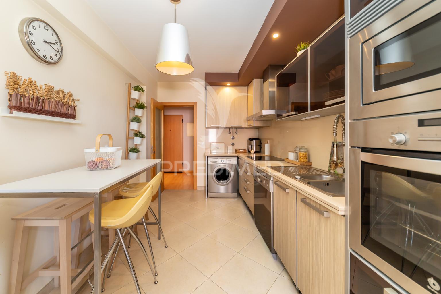 Apartamento t2 semi-novo . fidalguinhos- barreiro