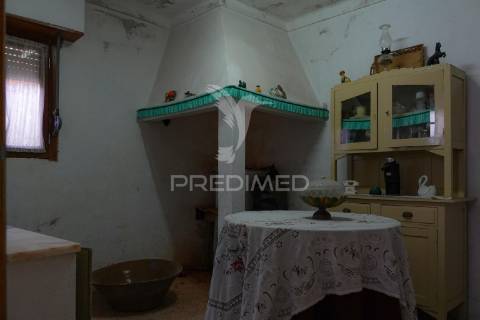 Moradia v3 para recuperar, areia – belver.