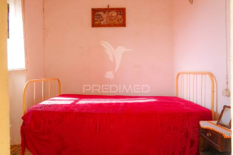 Moradia v3 para recuperar, areia – belver.