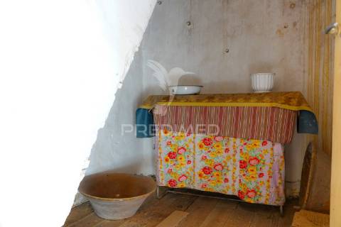 Moradia v3 para recuperar, areia – belver.