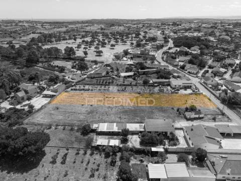 Terreno com 2.155m2 para construção de moradia térrea c/200m2 de implantação