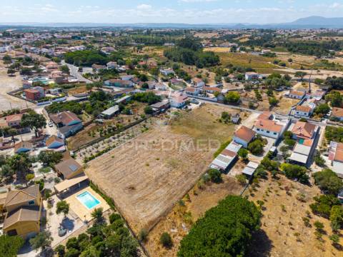 Terreno com 2.155m2 para construção de moradia térrea c/200m2 de implantação