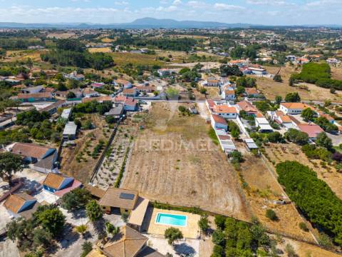 Terreno com 2.155m2 para construção de moradia térrea c/200m2 de implantação