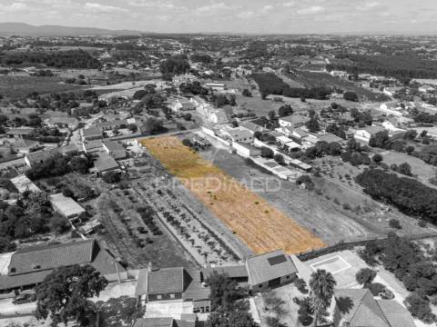 Terreno com 2.155m2 para construção de moradia térrea c/200m2 de implantação