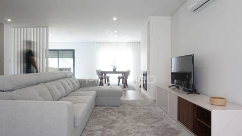 Lote para construção de moradia em banda em merelim s. pedro, braga